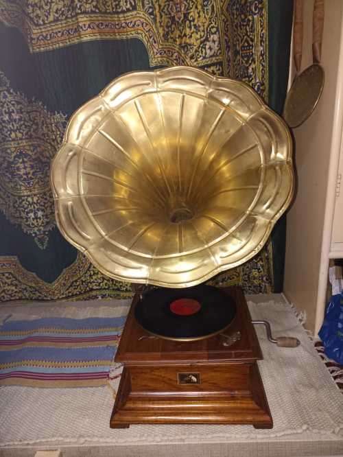 Wow His Masters Voice vintage original Gramophone 1930 Circa