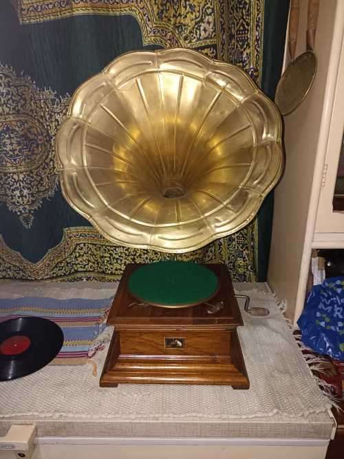 Wow His Masters Voice vintage original Gramophone 1930 Circa
