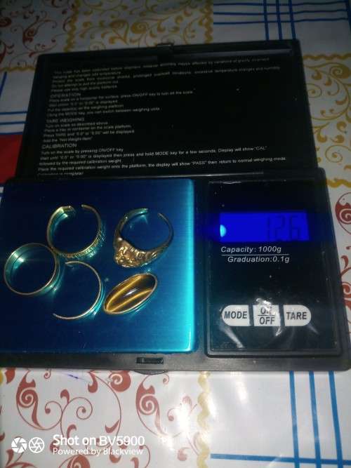 Scrap gold 9 carat gold and (1) 18 carat ring with 3 diamond chips please read!!!
