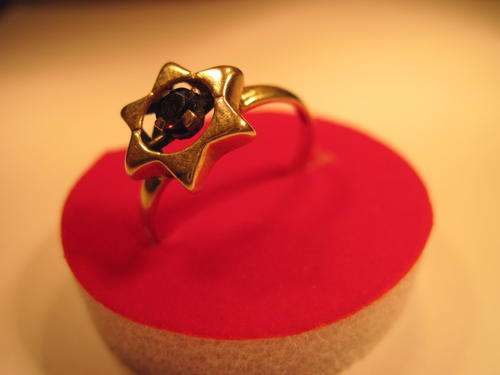 SOLID YELLOW GOLD 9ct Ring.