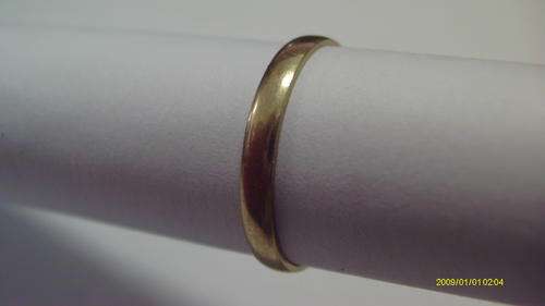9Ct SOLID YELLOW GOLD Ring !!!
