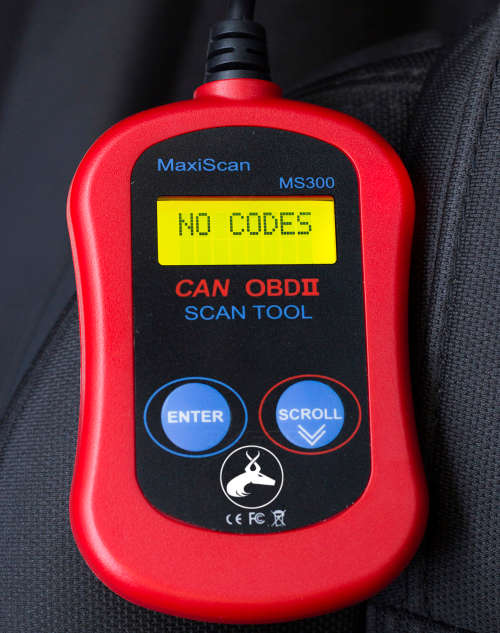 MaxiScan MS300 - Handheld Auto Code Scanner / Diagnostic Machine - BRAND NEW!!!