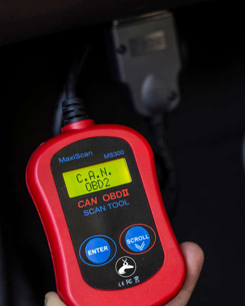 MaxiScan MS300 - Handheld Auto Code Scanner / Diagnostic Machine - BRAND NEW!!!