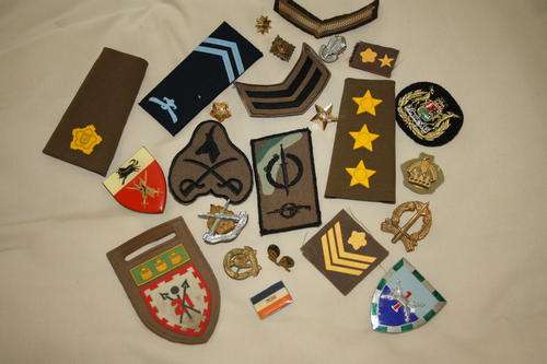Crazy low Start for SADF Job lot Badges - Original