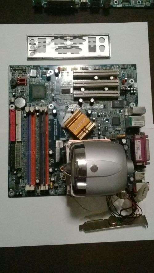 Intel P4 3 Ghz CPU + Gigabyte MB