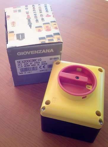 GIOVENZANA  DISCONNECTOR SWITCH -   SE320003BC10 ENCLOSED INSTALLATION AC-21A = 40 AC-23A = 32 3 POL
