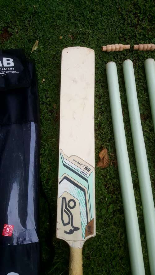 Kookaburra Cricket Set