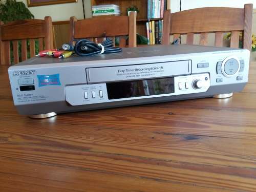 Sony VHS Vcr (no remote)