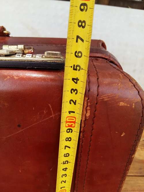 Vintage Leather Briefcase (please read)