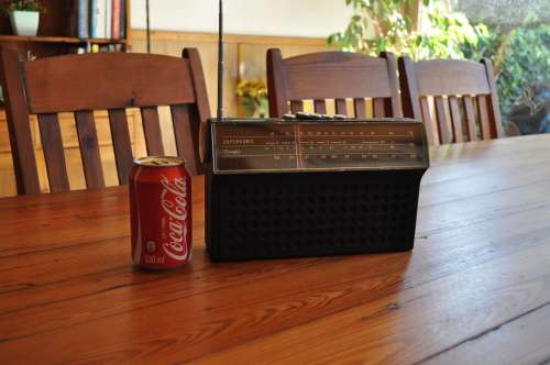 Vintage Supersonic FM Radio