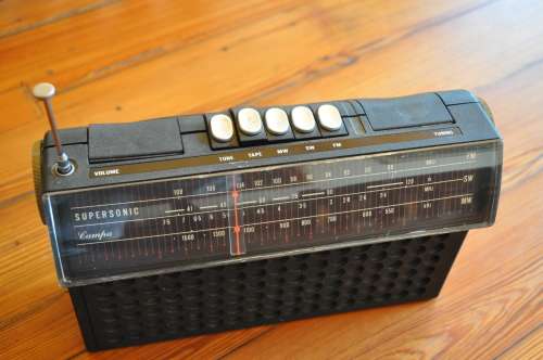 Vintage Supersonic FM Radio