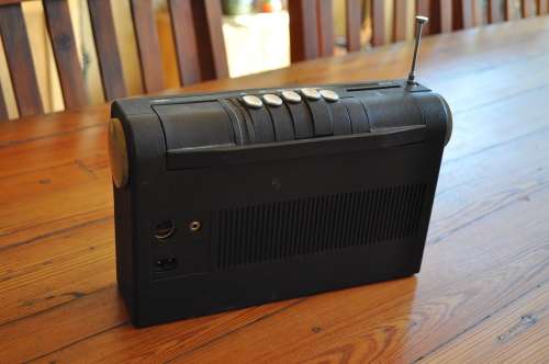 Vintage Supersonic FM Radio