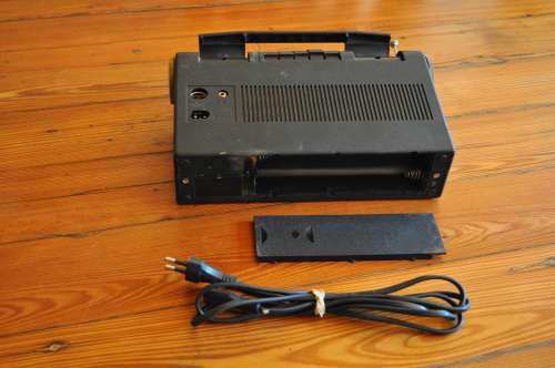 Vintage Supersonic FM Radio