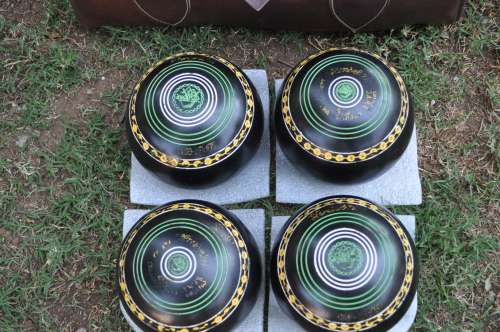 Henselite Size 2 (4 13/16) Lawn bowls