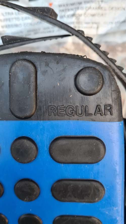 Mares Fins (new) Size 8-9 Adjustable