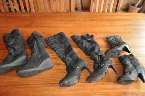 Ladies Size 4 Boots
