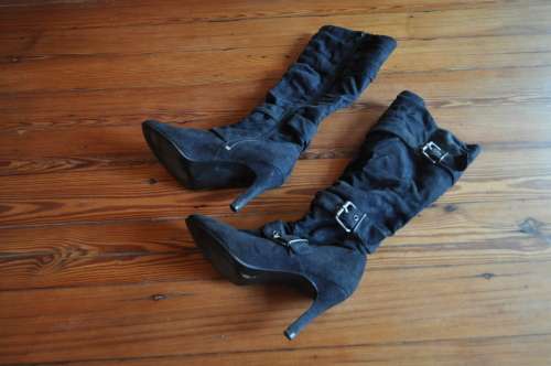 Ladies Size 4 Boots