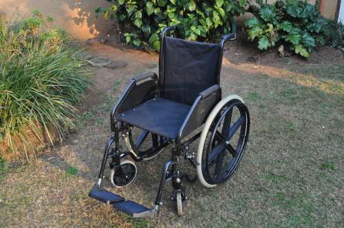 Steel Wheelchair With Detachable Arm and Foot Rest [NO POSTAGE - COLLECTION ONLY]