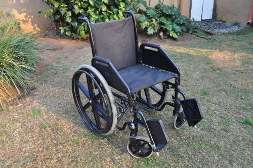 Steel Wheelchair With Detachable Arm and Foot Rest [NO POSTAGE - COLLECTION ONLY]