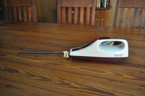 Vintage Swift Electric Bread Meat Knife