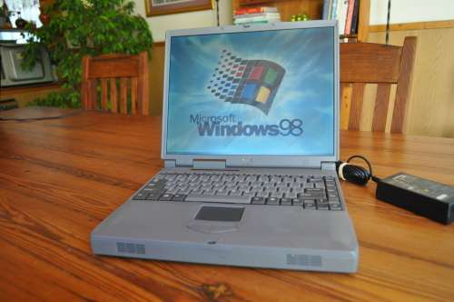 Vintage Pentium II 366 Notebook Laptop (please read)