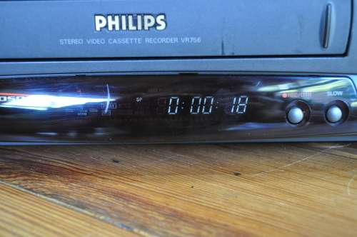 Philips 6 Head Hi-Fi Stereo VHS Video Cassette Recorder Player With Remote