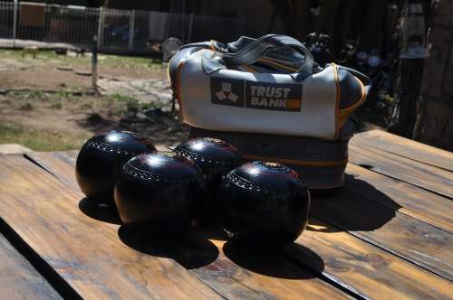 Henselite Lawn Bowls Size 6 Heavy In Bag