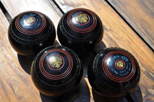 Henselite Lawn Bowls Size 6 Heavy In Bag