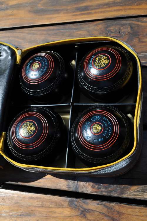 Henselite Lawn Bowls Size 6 Heavy In Bag
