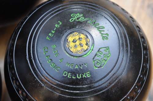 Henselite Lawn Bowls Size 4 Heavy In Bag
