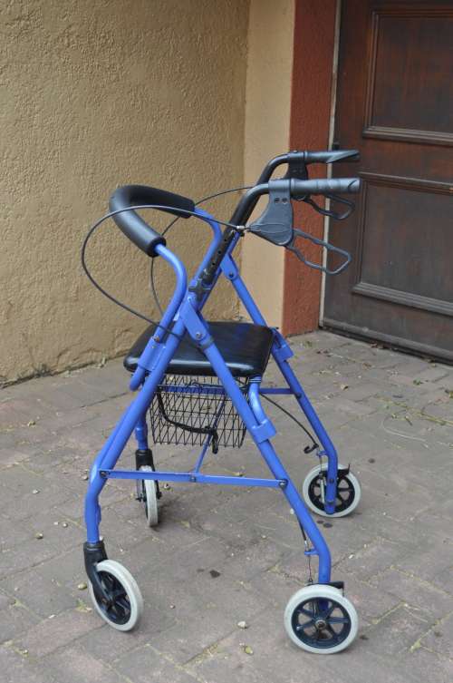 4 Wheel Walker With Brakes & Seat [FOR COLLECTION ONLY, NO POSTAGE]