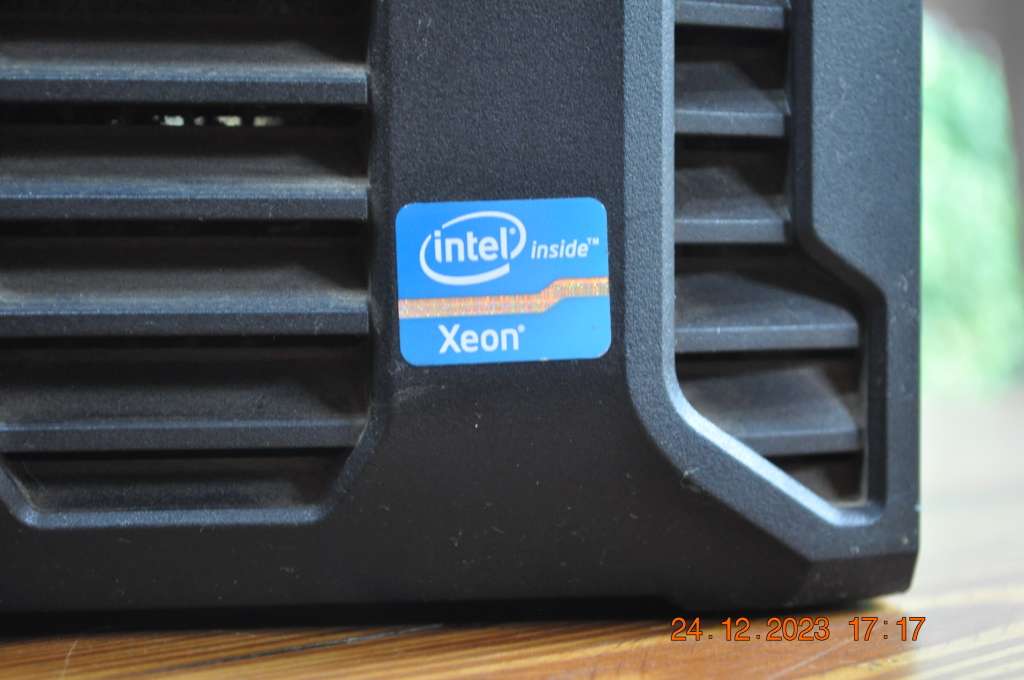 Dell Intel Xeon Server PowerEdge T110 3.2 Mhz (no hard drive)