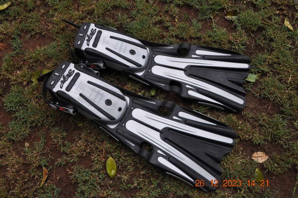 Mares Volo Race Fins Size XL