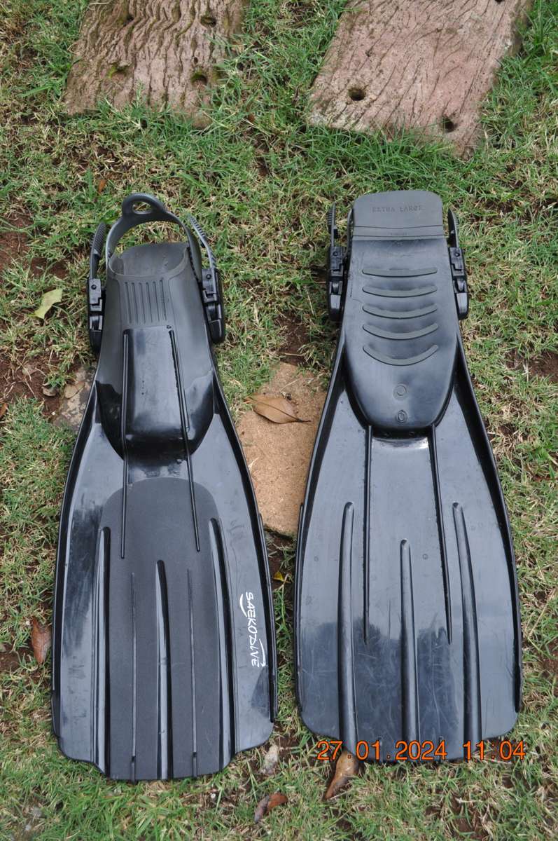 Saekodive Scuba Fins Size XL (adjustable straps)