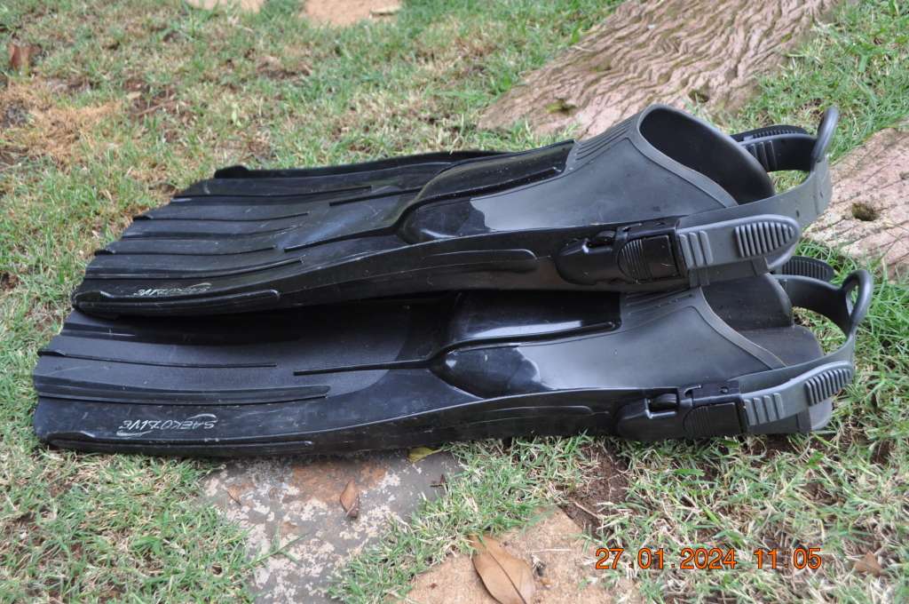 Saekodive Scuba Fins Size XL (adjustable straps)