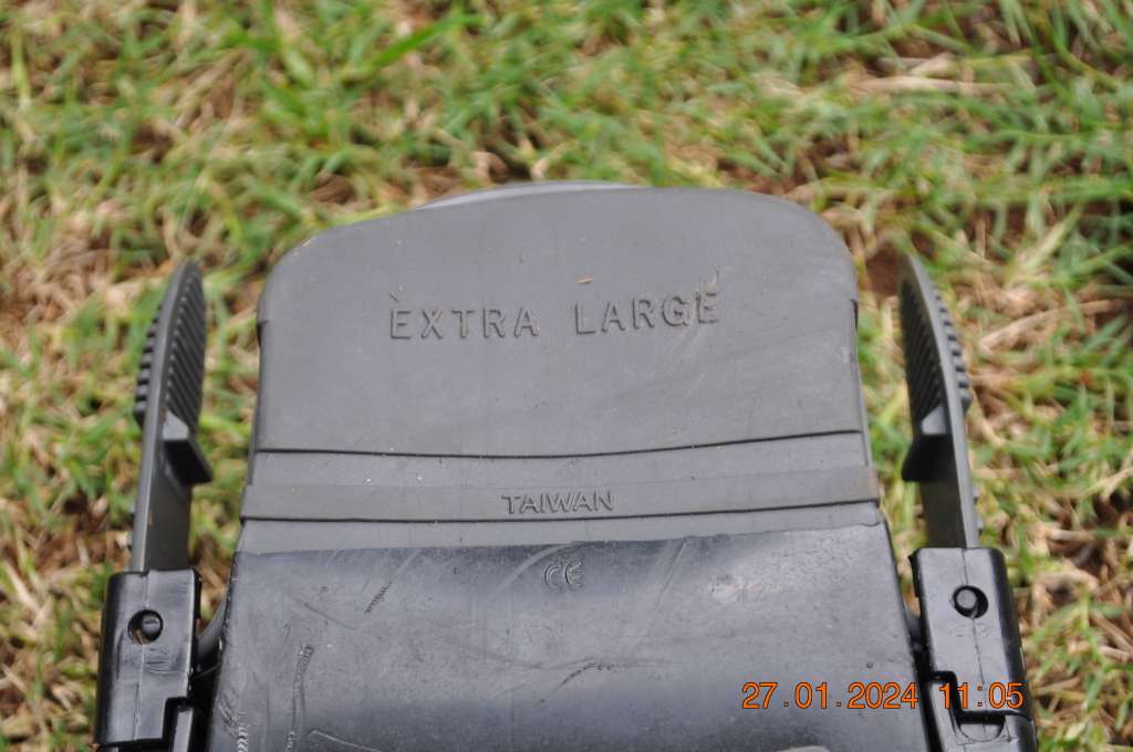 Saekodive Scuba Fins Size XL (adjustable straps)