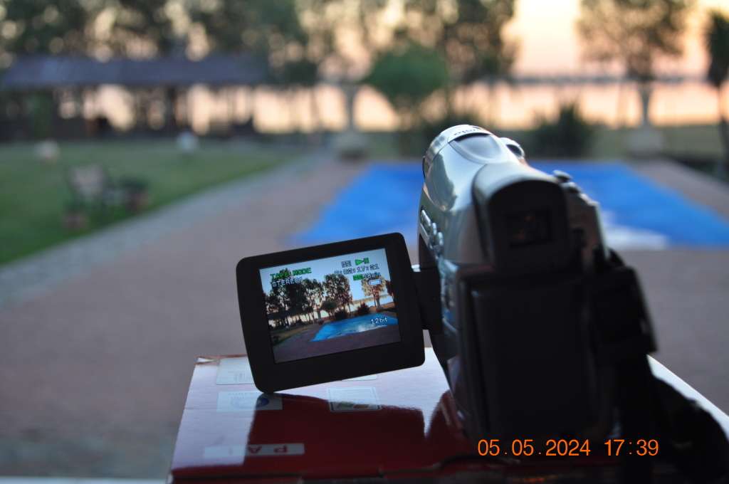 Canon Mini DV Digital Video Camera (like new)