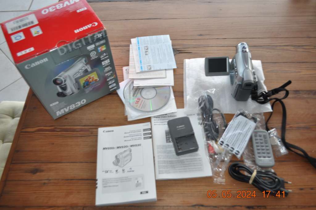 Canon Mini DV Digital Video Camera (like new)