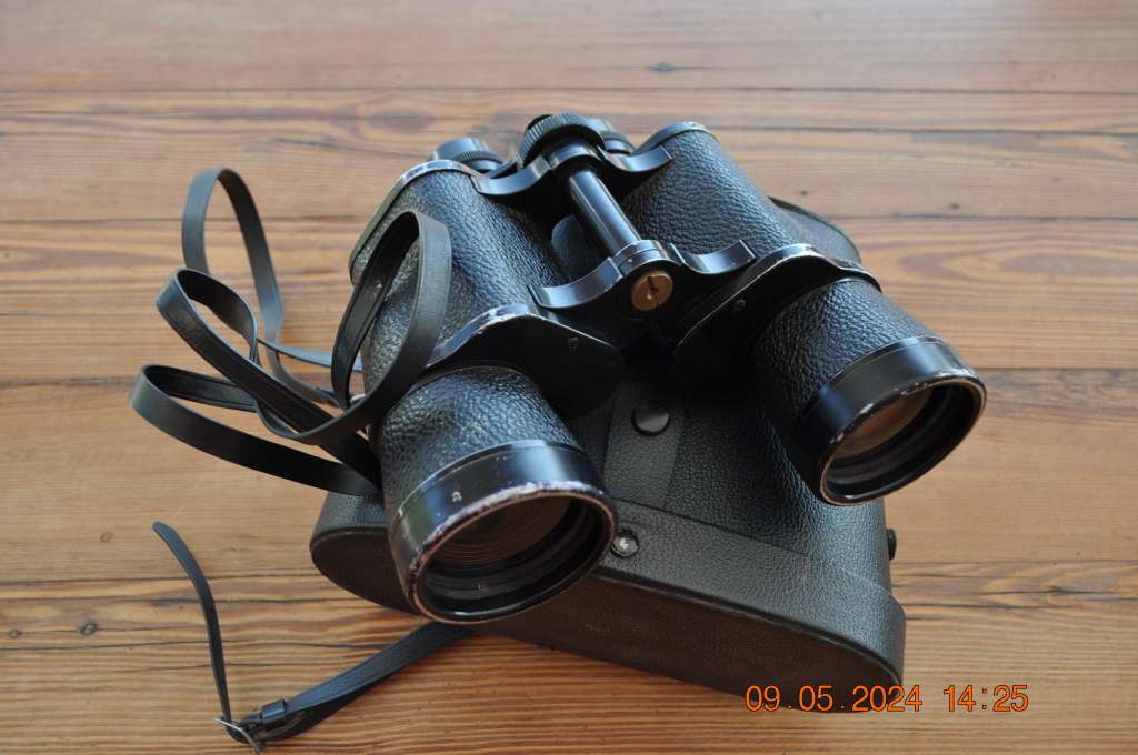Vintage Binoculars 10 x 50 In Leather Carry Case