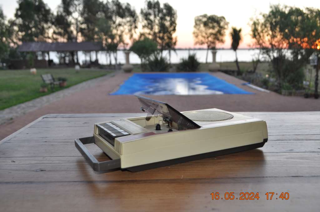 Vintage Blaupunkt CTR Portable Cassette Player (selling as is)