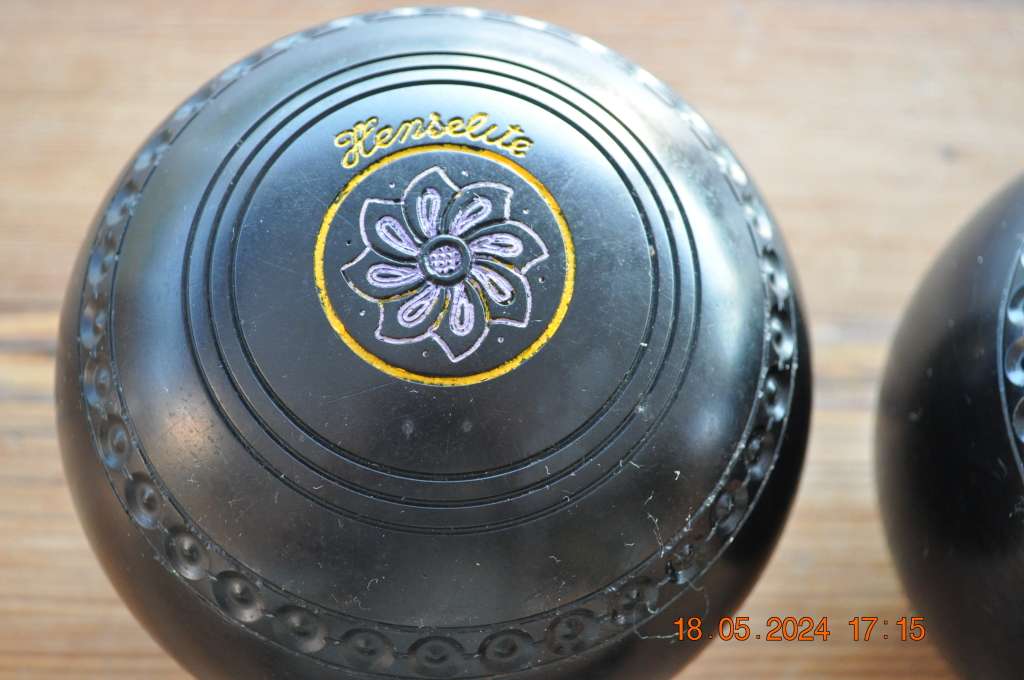 Henselite Size 6 Super Grip Lawn Bowls Set Of Two