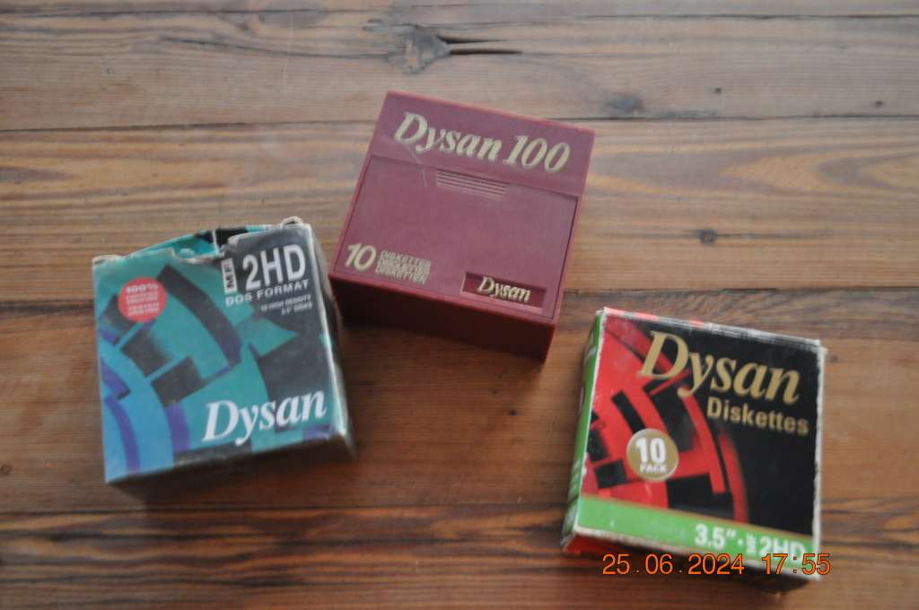 Vintage Computer Pre Owned Floppy Discs 30 in Total 1.44Mb