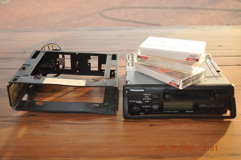 Vintage Panasonic D50e Cassette FM Car Radio