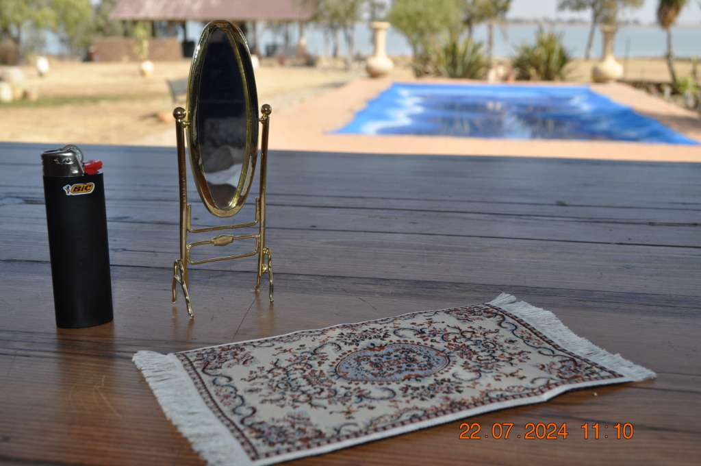 Dolls House Free Standing Mirror And Carpet