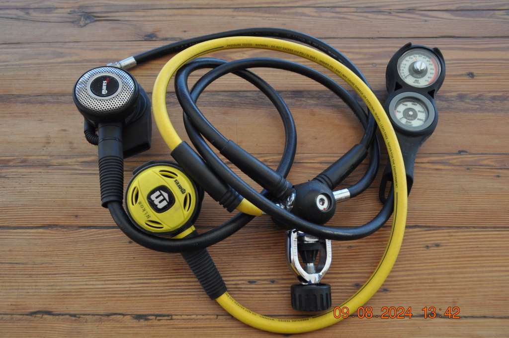 Mares V16 SCS Regulator With Tusa Pressure 3 Gauge