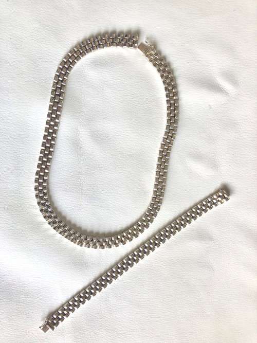 .925 Silver Jewellery Set - Matching Choker And Bracelet