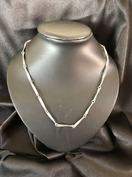 .925 Silver Necklace With Twirly Links (Long Chain)