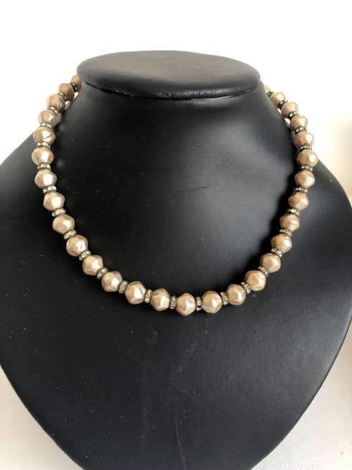 Necklace - Pearly Beads With Diamante Rings In Between (Made In England)