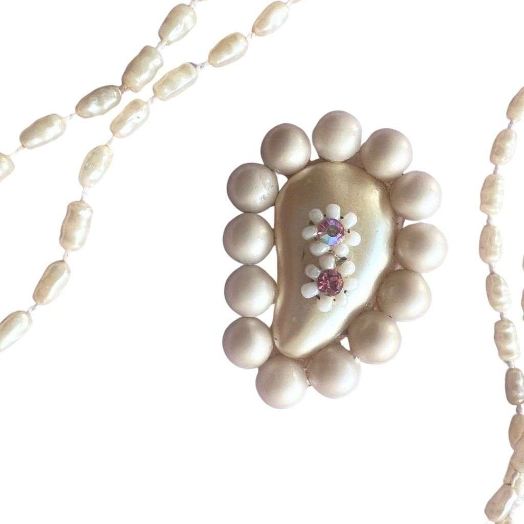 Set - Vintage Faux PearlNecklace and Brooch with sweet pink diamantés