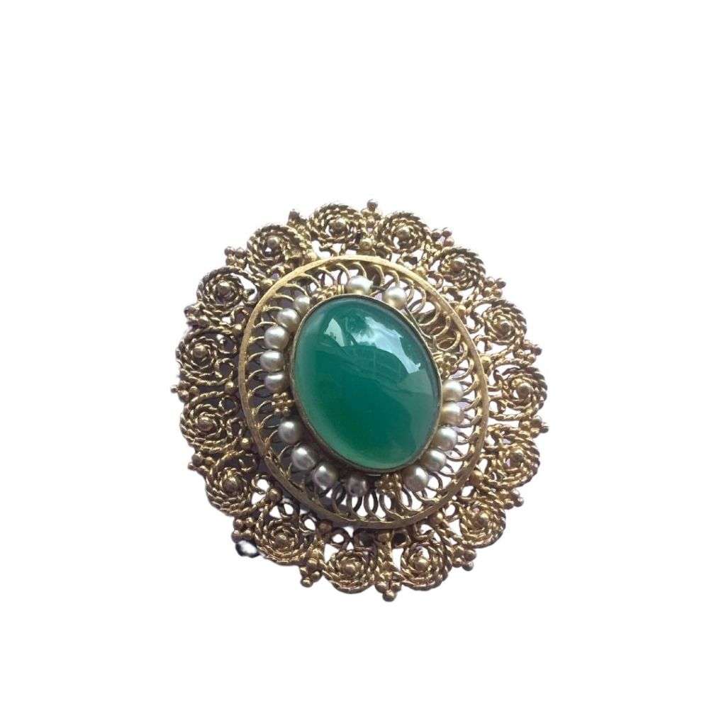 Brooch - Beautiful Vintage Gold Brooch with Gorgeous stone and Faux Pearls. Few Pearls Missing